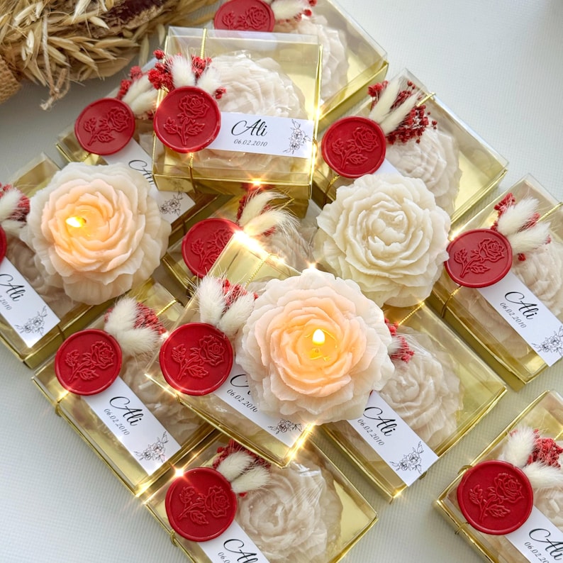 Elegant Wedding Candle Favors, Personalized Flower Candle, Bridal Shower Gift, Baby Shower Favor, Unique Guest or Bridesmaid Gift