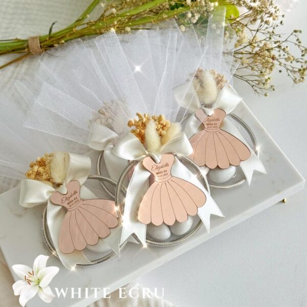 Quinceañera Almond Candy Favors for Guests, Sweet 16 Party Favor, Sweet 15 Personalized Gift, Custom Dress Tag Keepsake, Unique Quince Favor - Image 5